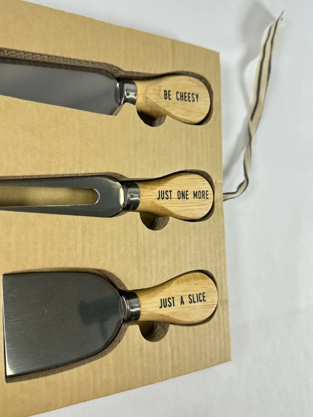 Two's Company Be Cheesy Set of 3 Cheese Knives, NWT